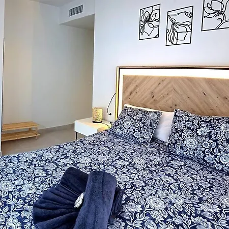 Samuel Luxury 2bedroom Apartment, Large Patio, Free Wifi And Private Parking By Namaste Elite Apartment Torremolinos