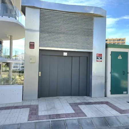 Samuel Luxury 2bedroom Apartment, Large Patio, Free Wifi And Private Parking By Namaste Elite Apartment